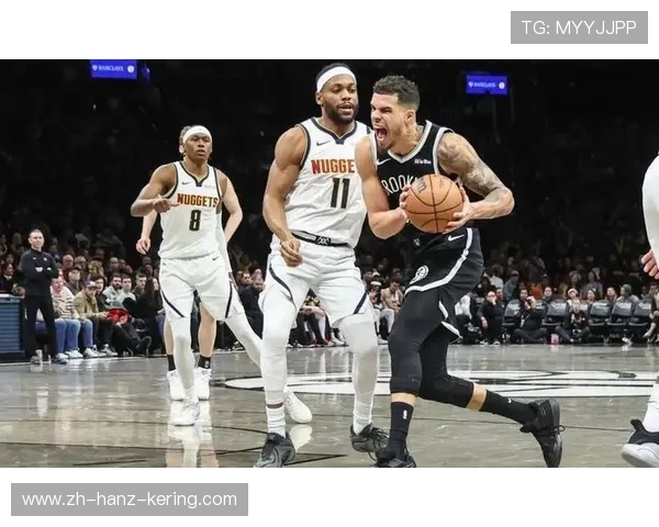 303快船与独行侠激战正酣球迷期待精彩对决与逆转时刻